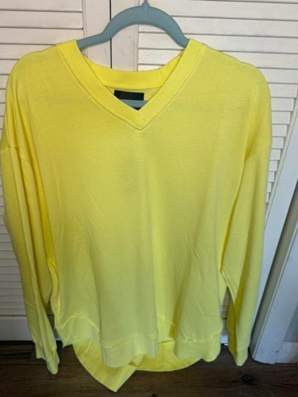NEW Birdie Crewneck.. V neck